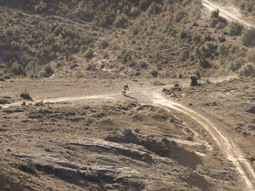 2025 KTM 390 ADVENTURE X - Image 32