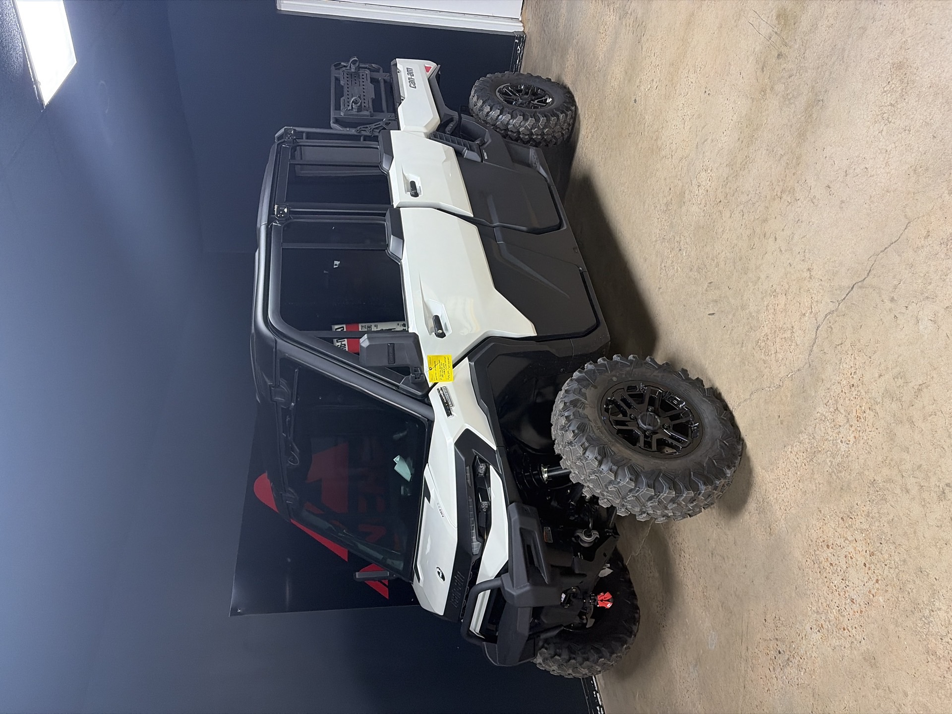 2027 CAN-AM DEFENDER XU MAX LIMITED HD11