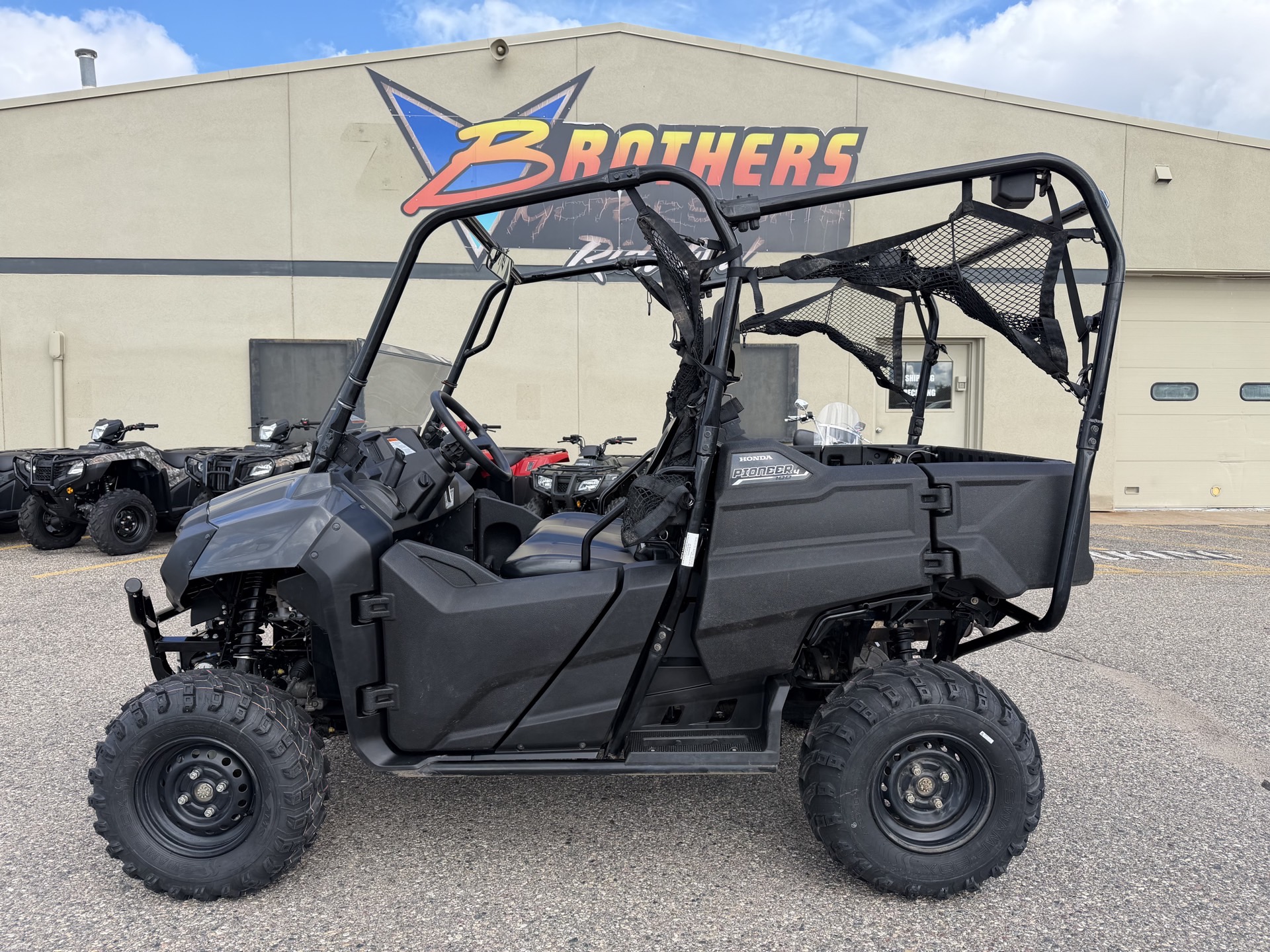 2015 HONDA PIONEER 700-4