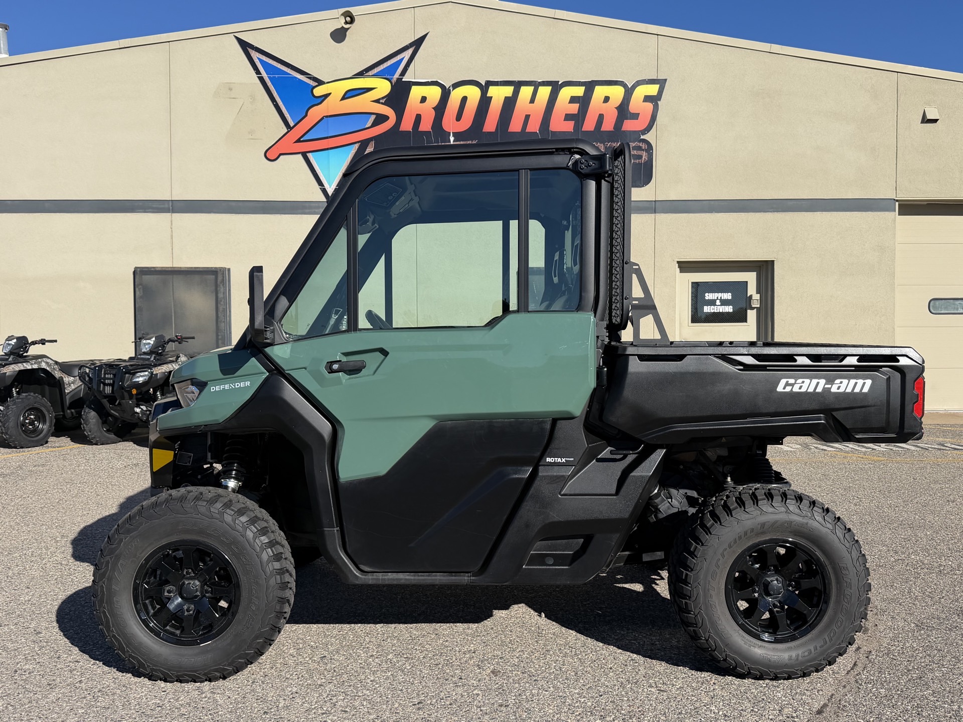 2026 CAN-AM DEFENDER DPS CAB HD9