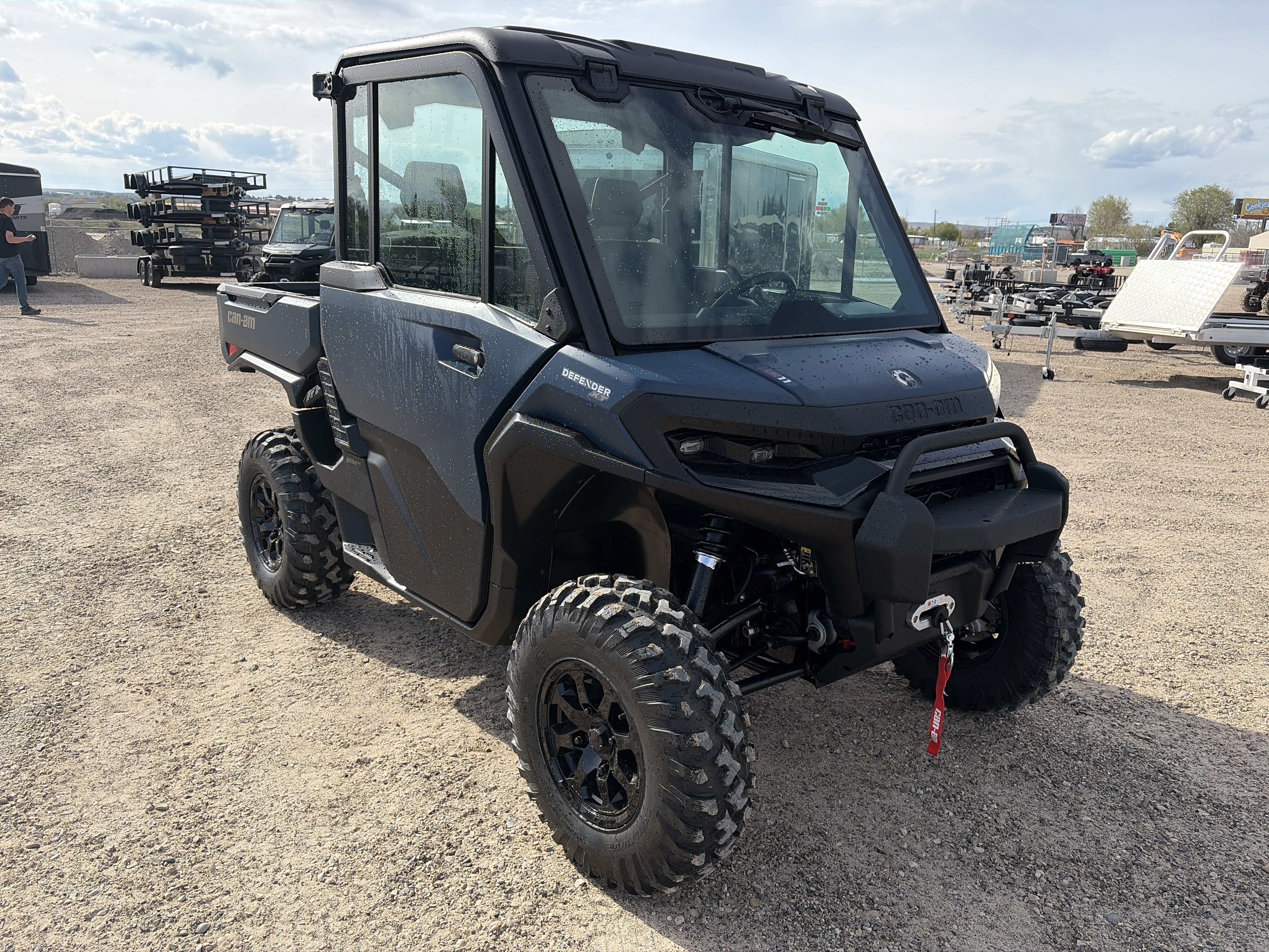 2026 Can-Am DEFENDER XT CAB HD11 W/SCREEN