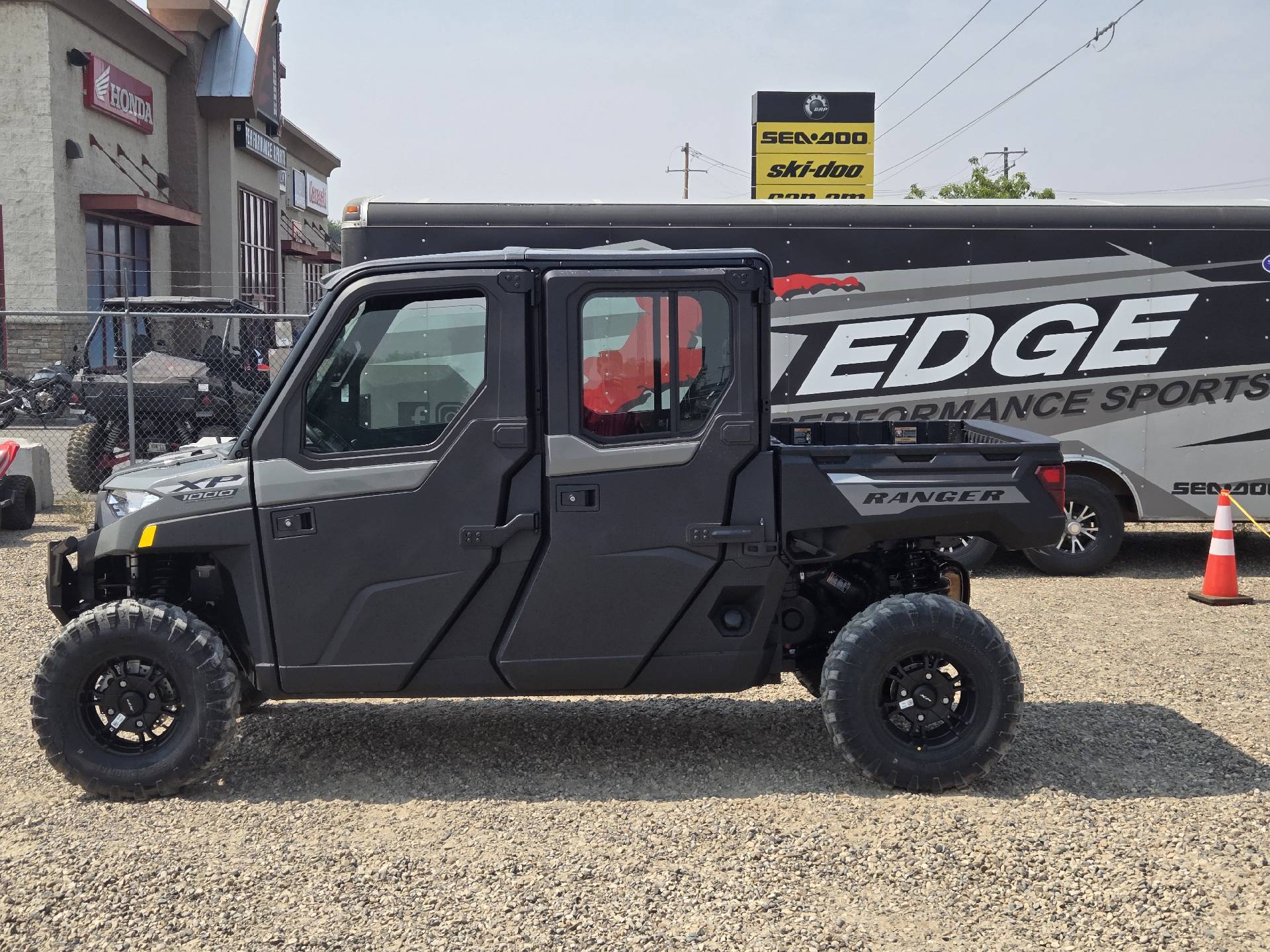 2027 Polaris RANGER CREW XP 1000 CAB