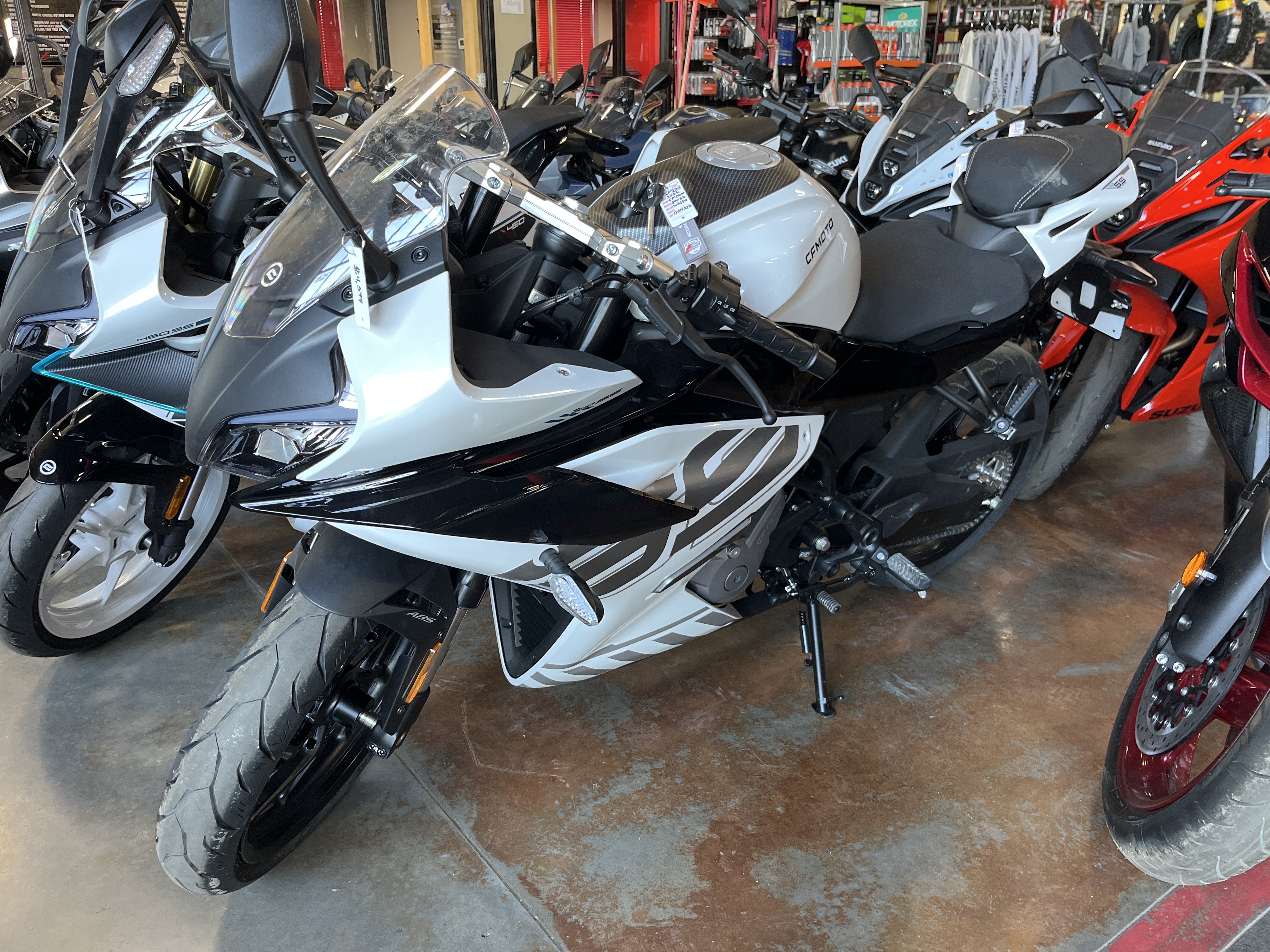 2026 Cfmoto 300SS