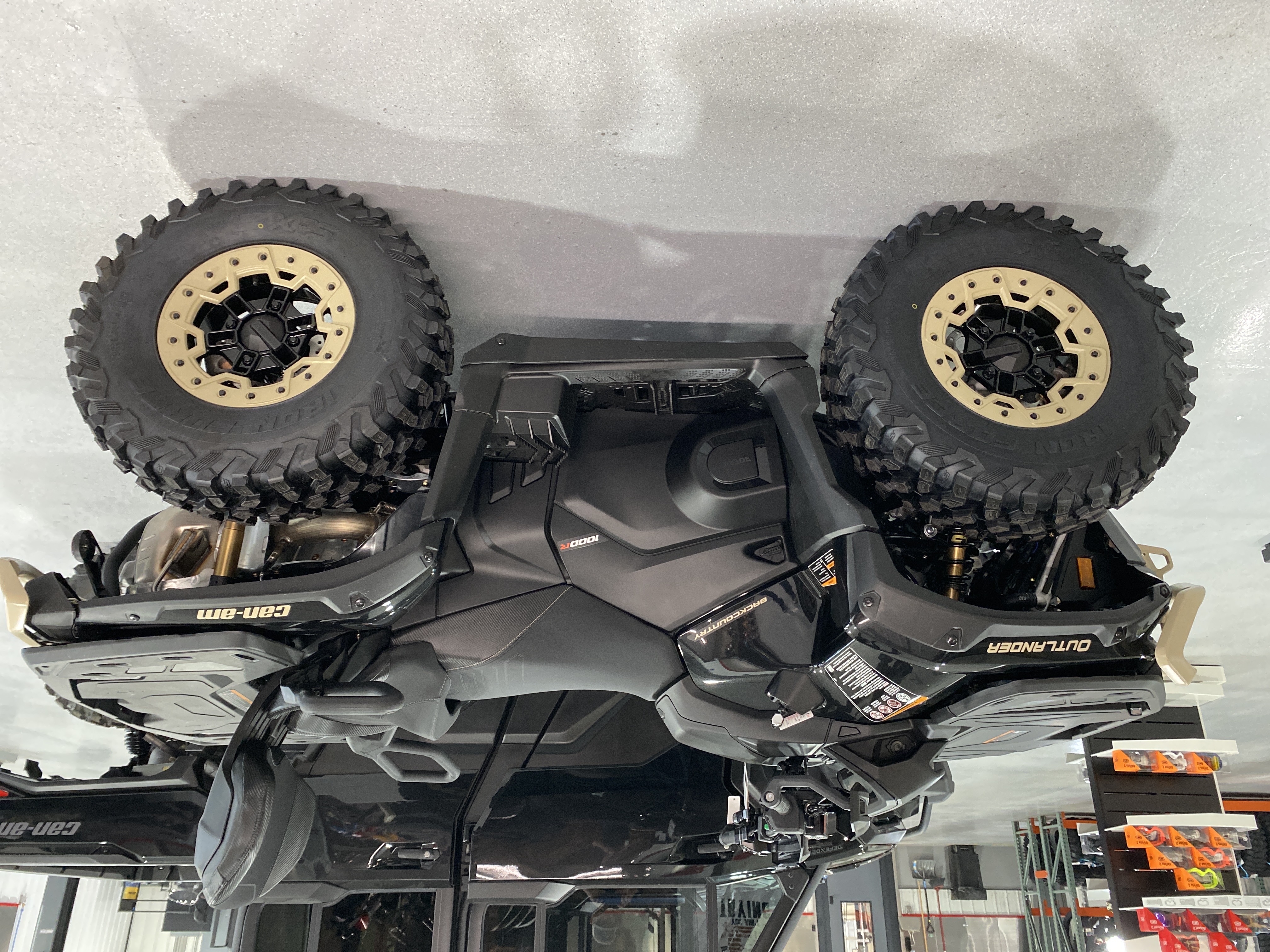 2026 Can-Am OUTLANDER MAX BACKCOUNTRY 1000R