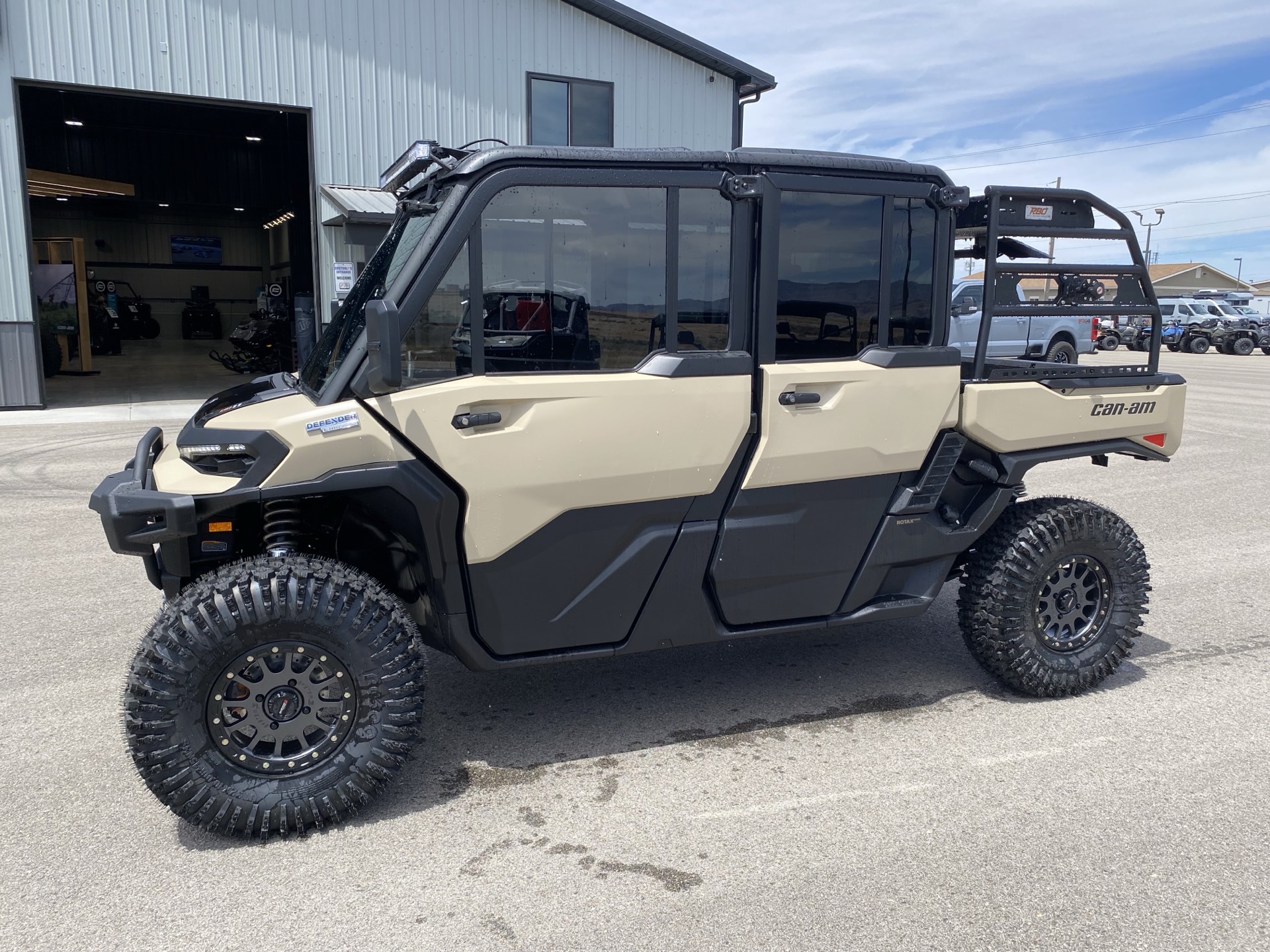 2026 Can-Am DEFENDER LIMITED HD11