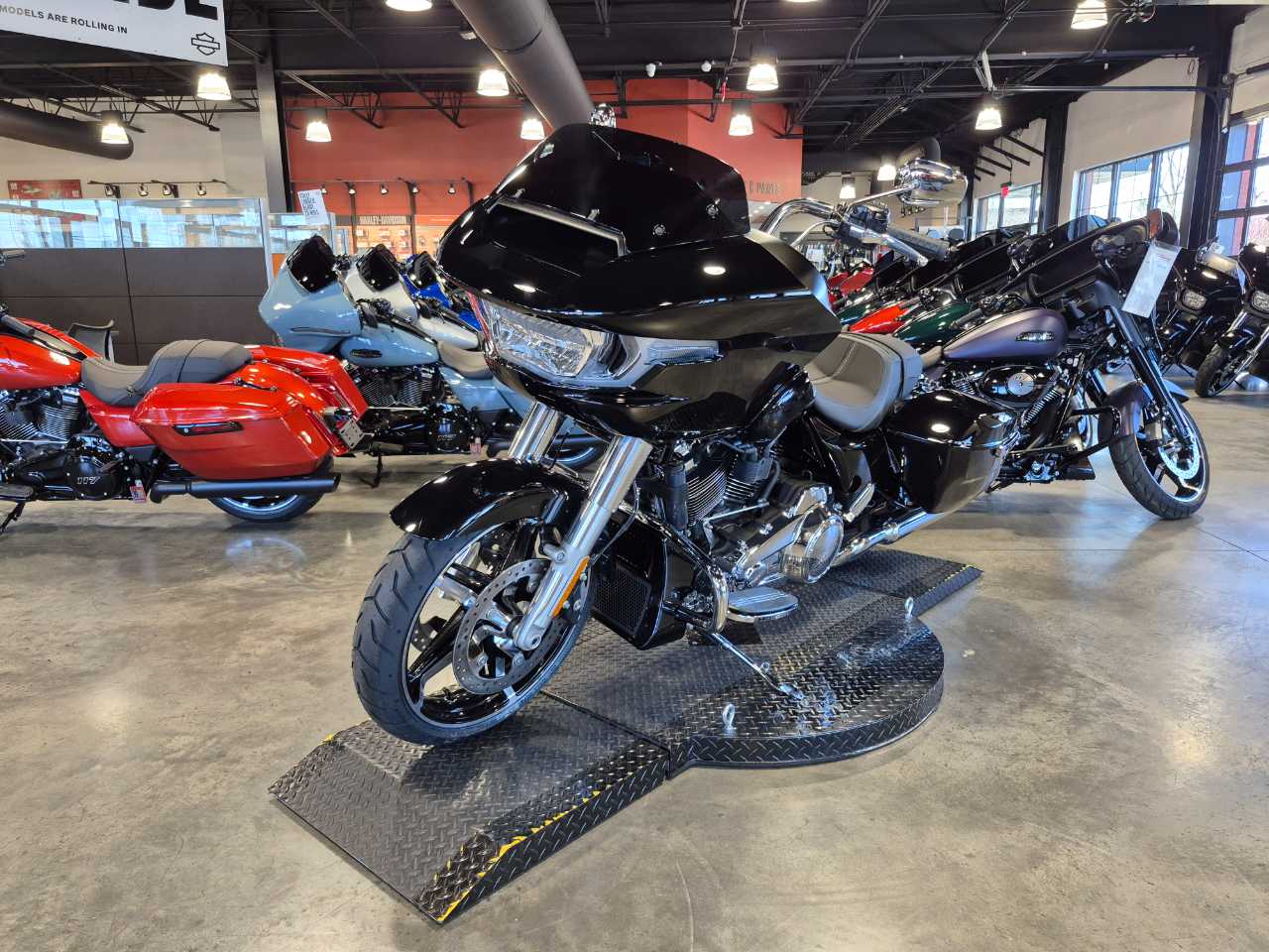2025 HARLEY-DAVIDSON ROAD GLIDE FLTRX VIVID BLACK 633239