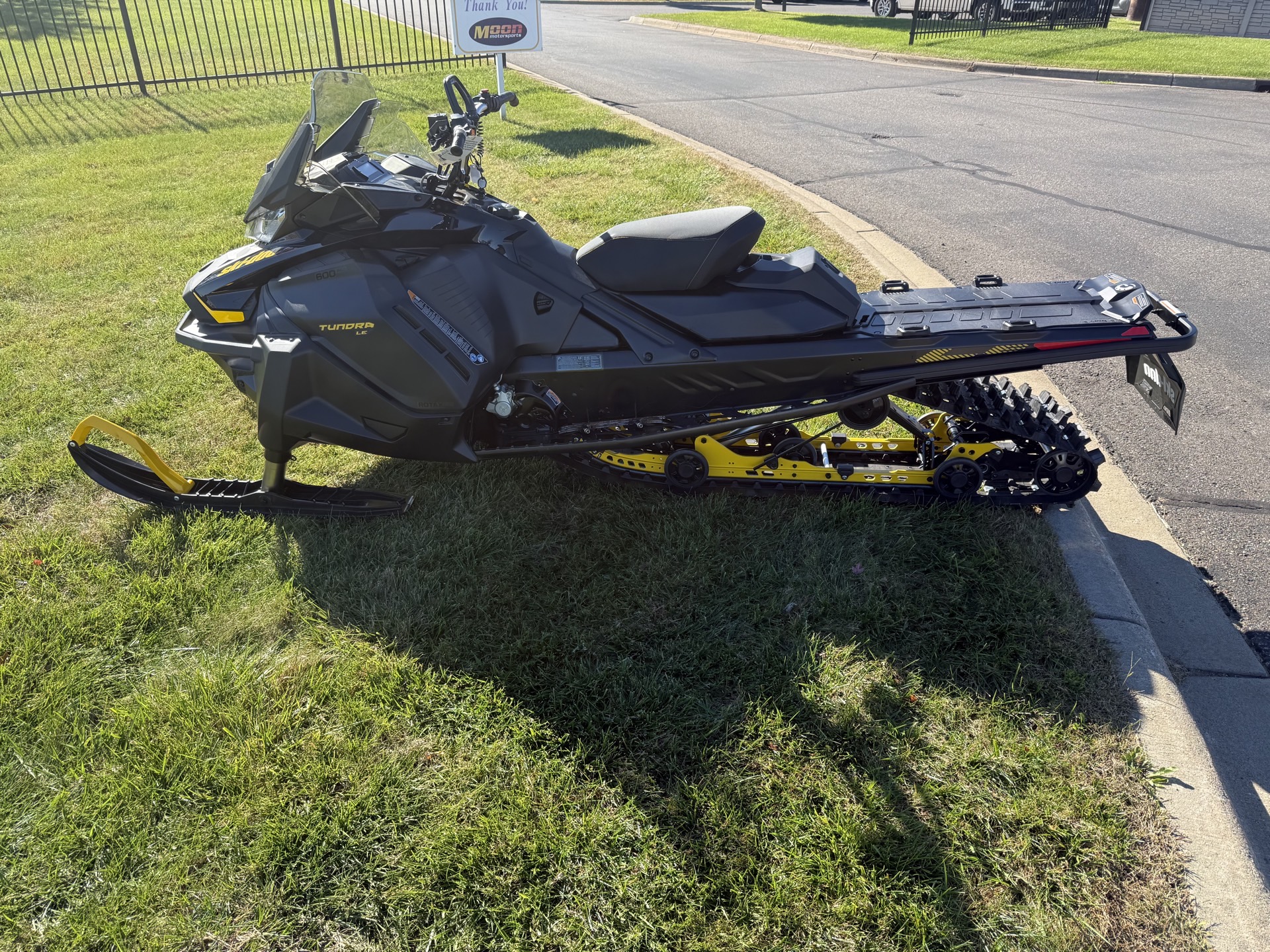 2025 SKI-DOO TUNDRA LE 600 ACE CHARGER 1.5" E.S.