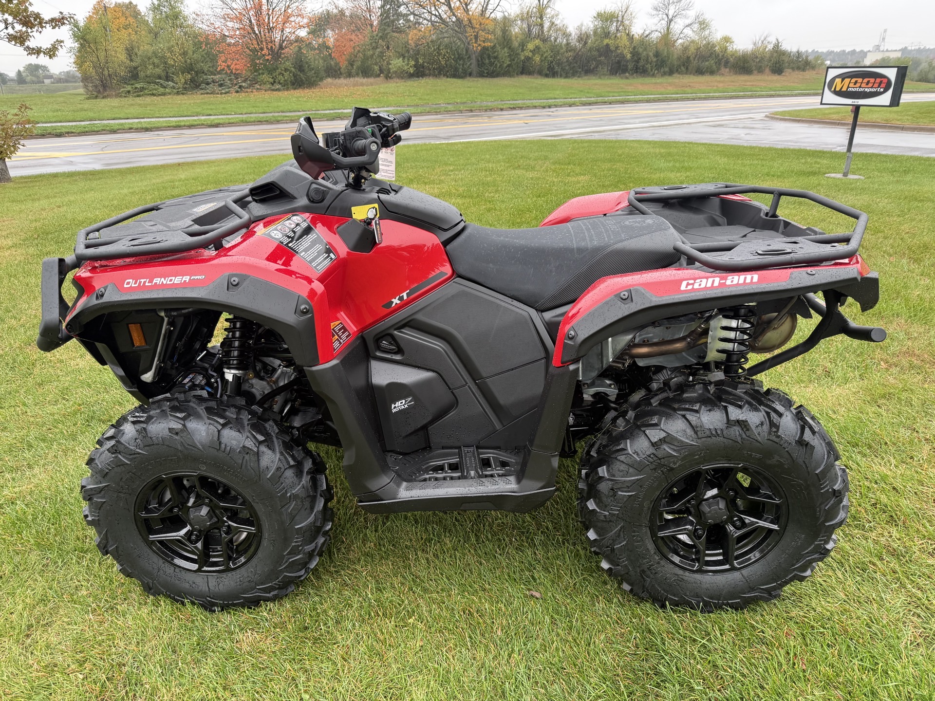 2027 CAN-AM OUTLANDER PRO XT HD7