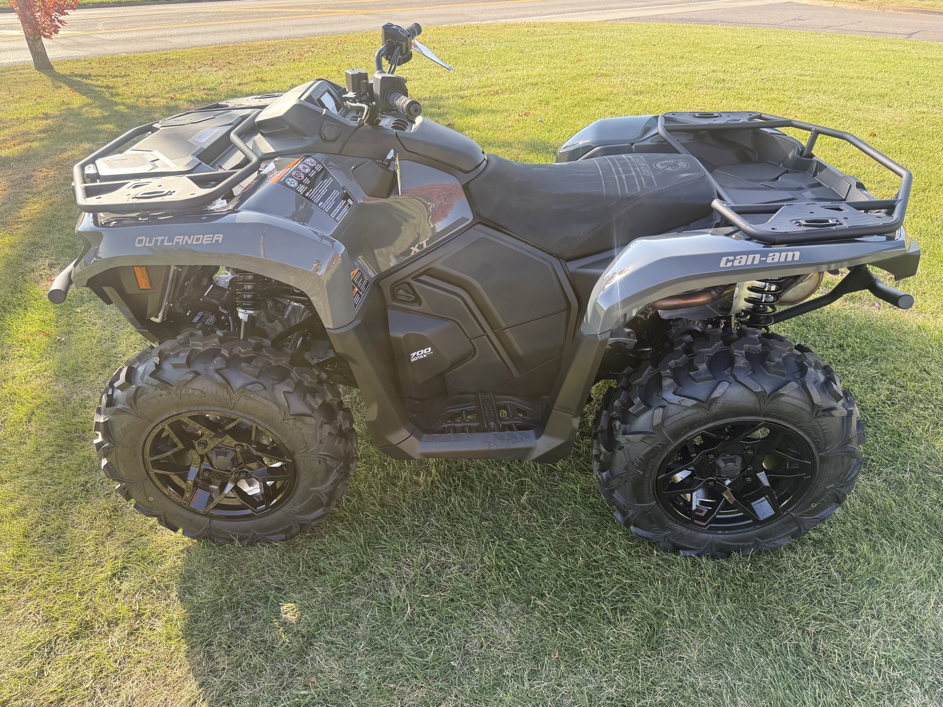 2027 CAN-AM OUTLANDER XT 700