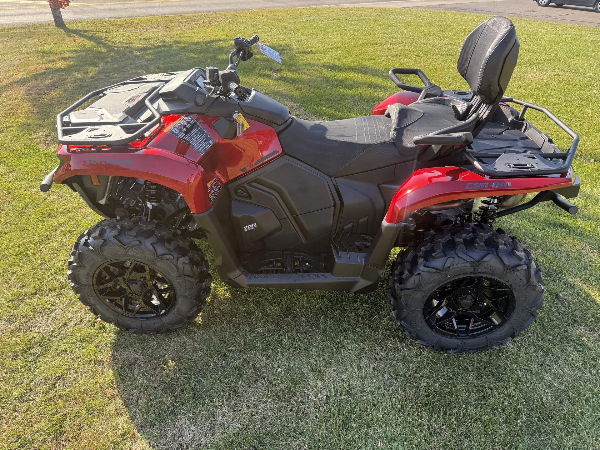 2027 CAN-AM OUTLANDER MAX XT 700