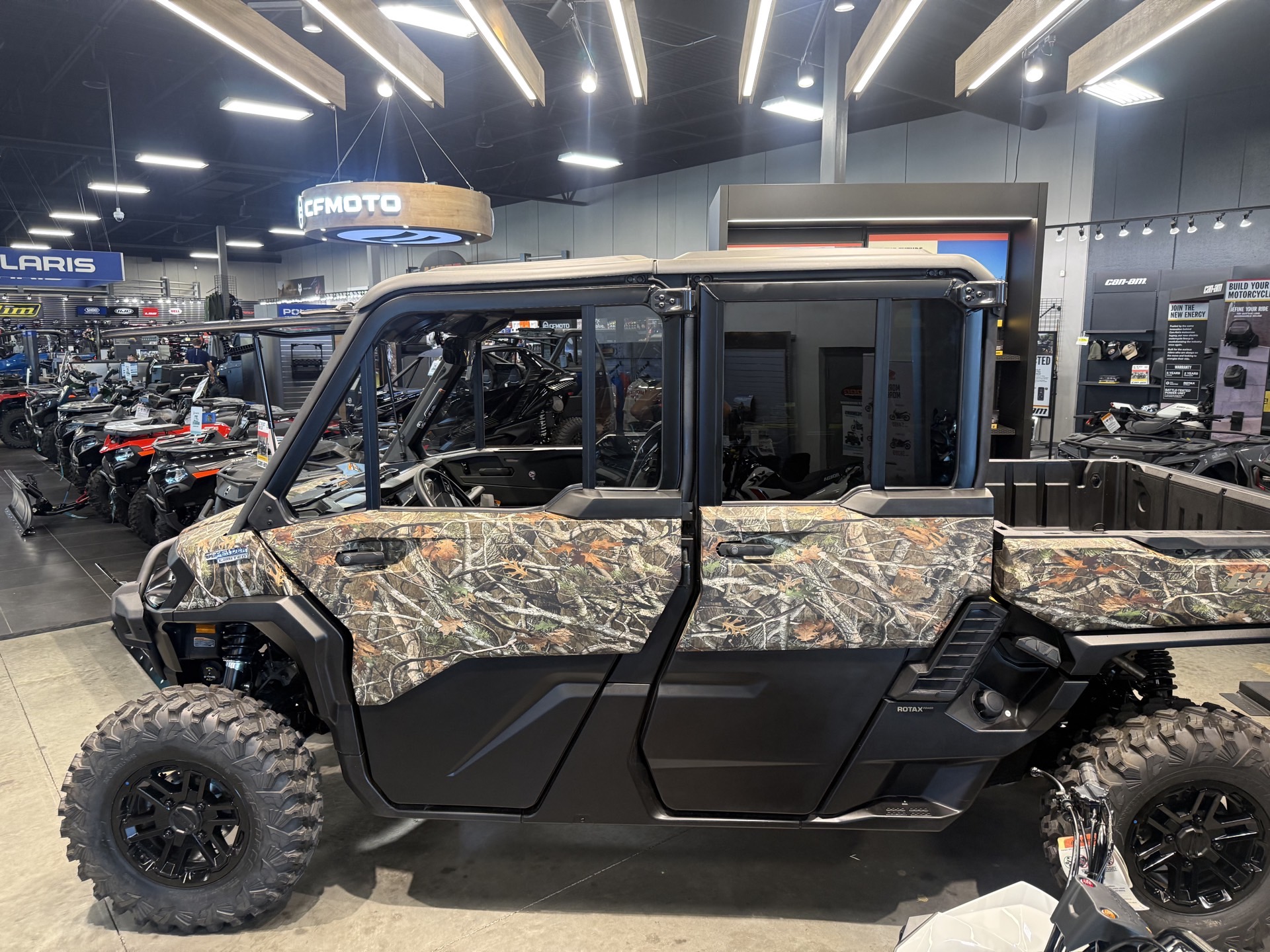 2026 CAN-AM DEFENDER MAX LIMITED HD11