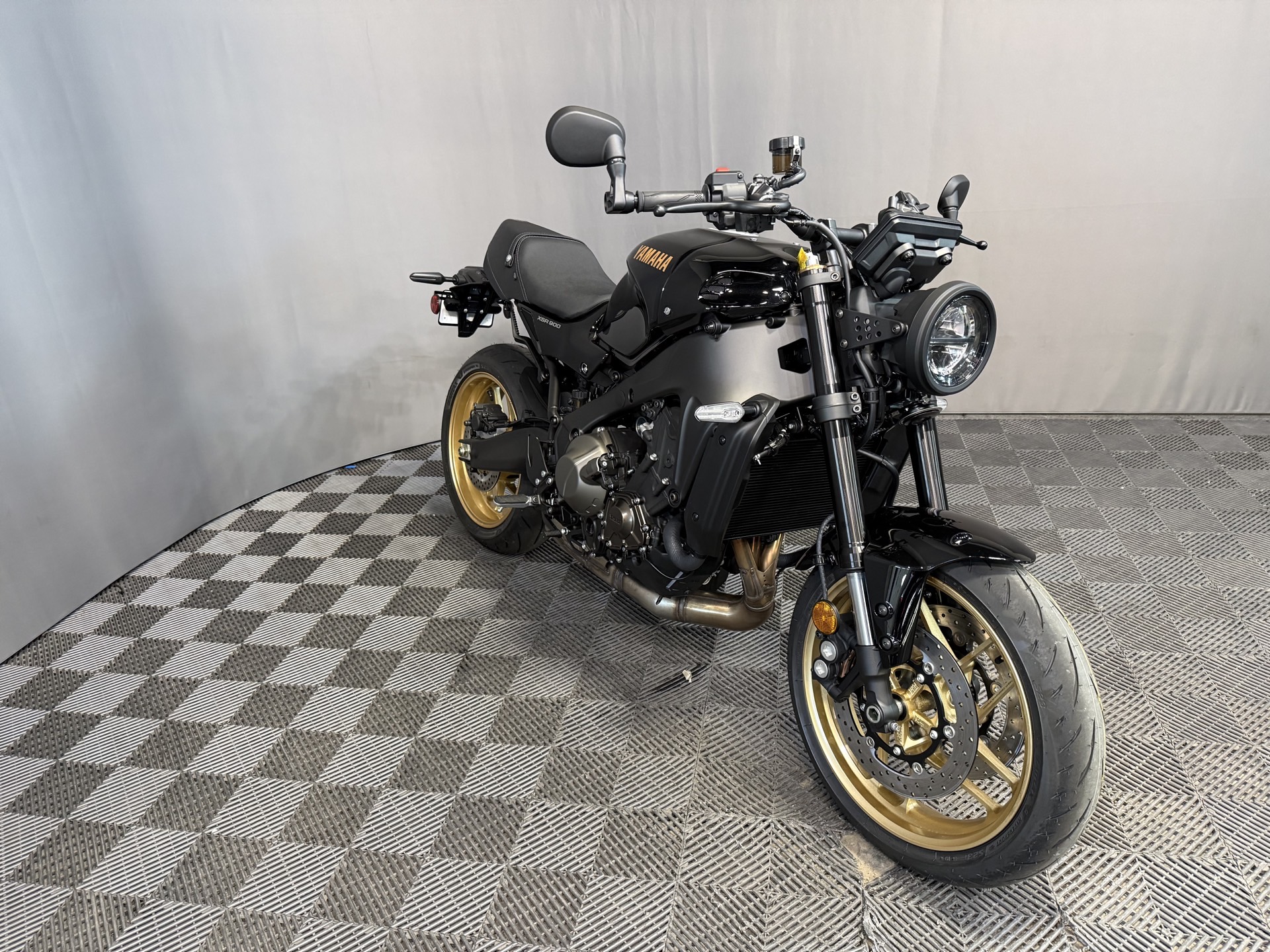 2026 YAMAHA XSR 900 RAVEN