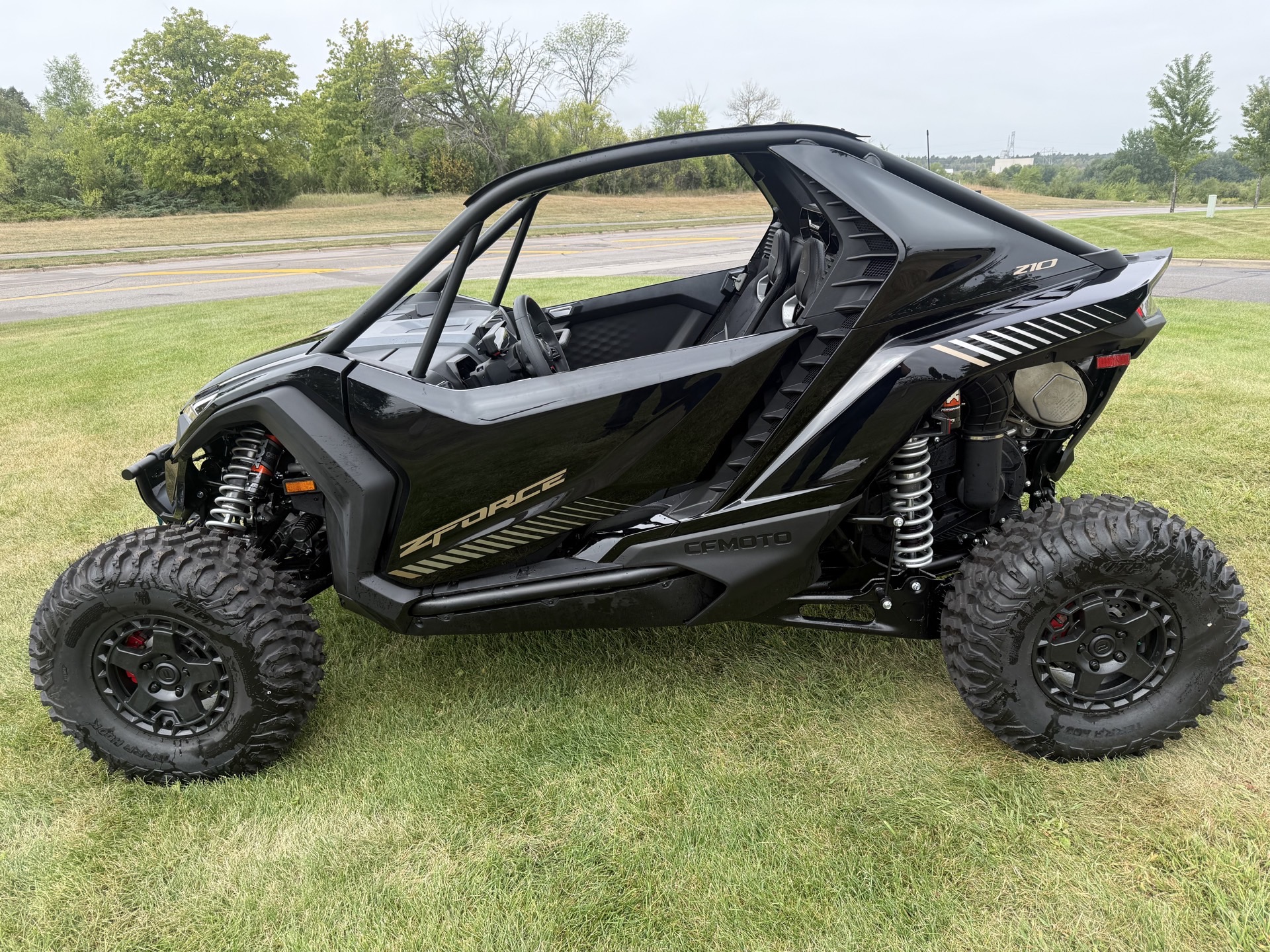 2027 CF MOTO ZFORCE Z10