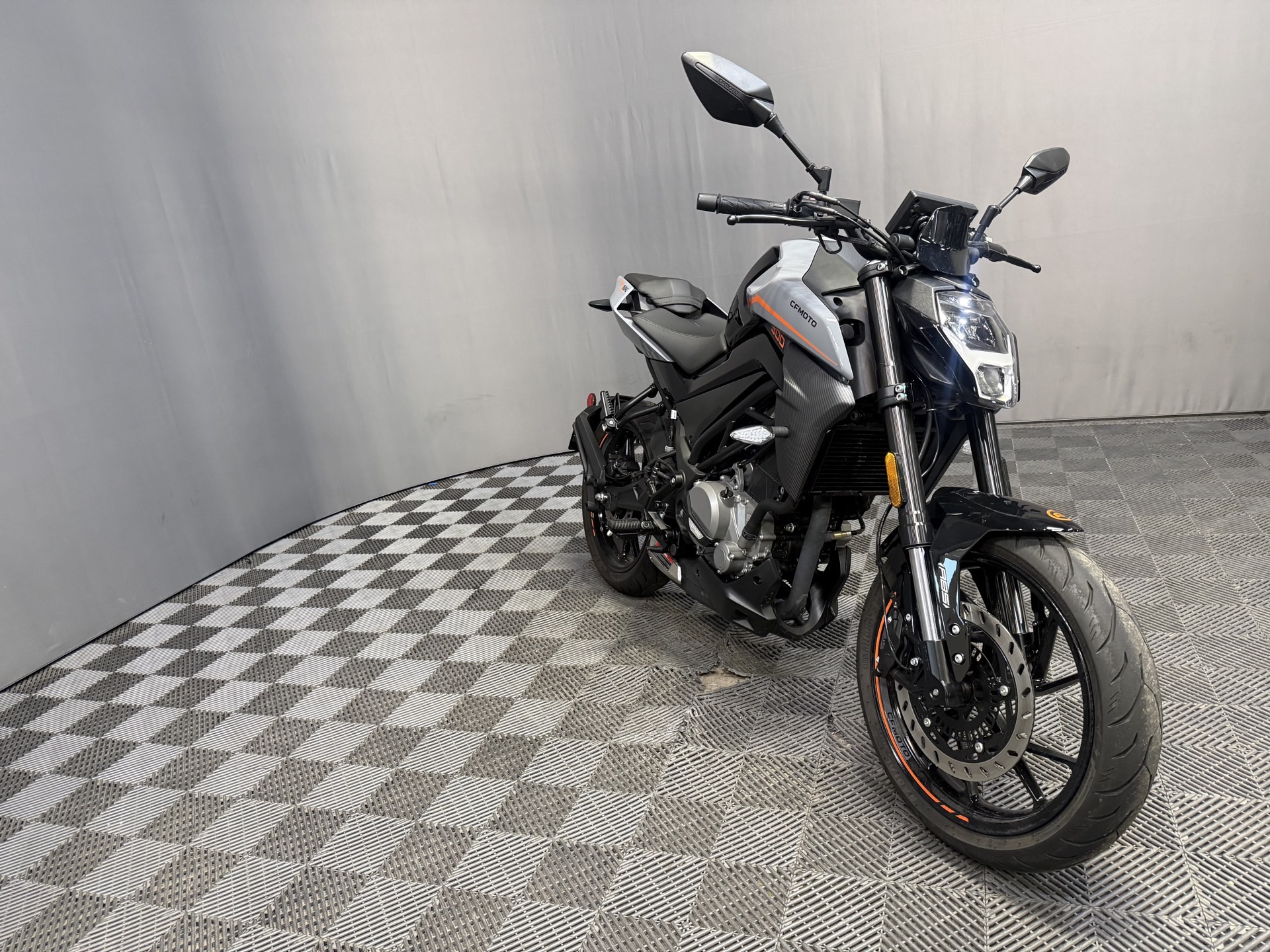 2022 CF MOTO 300 NK