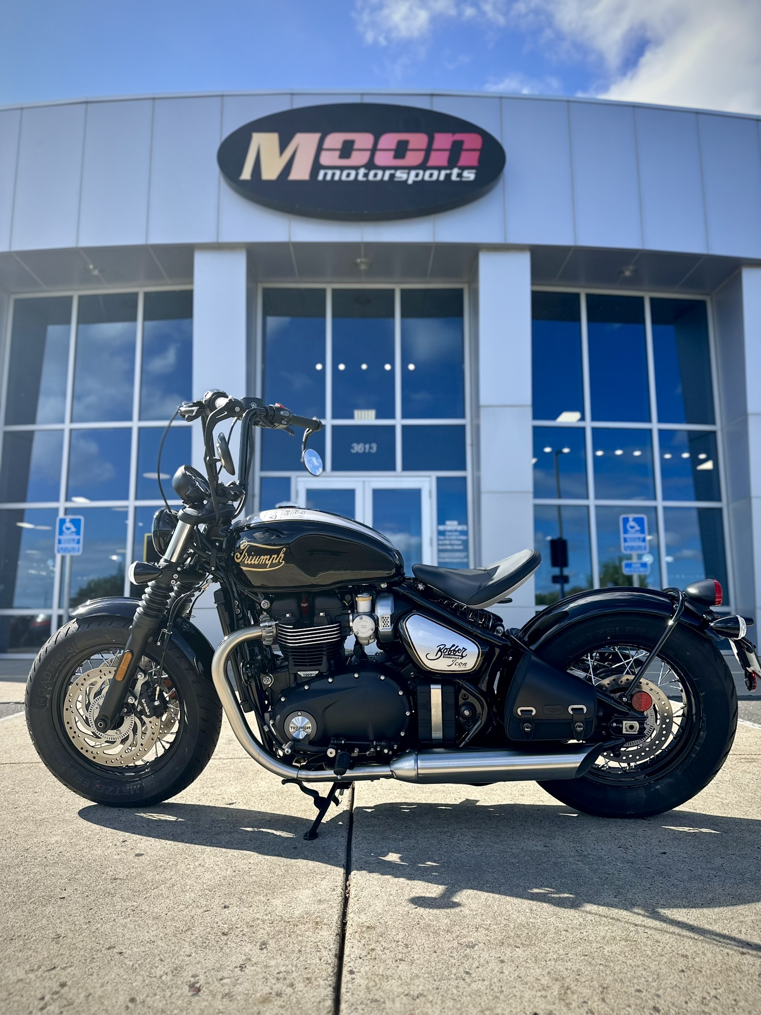 2025 TRIUMPH BONNEVILLE BOBBER ICON