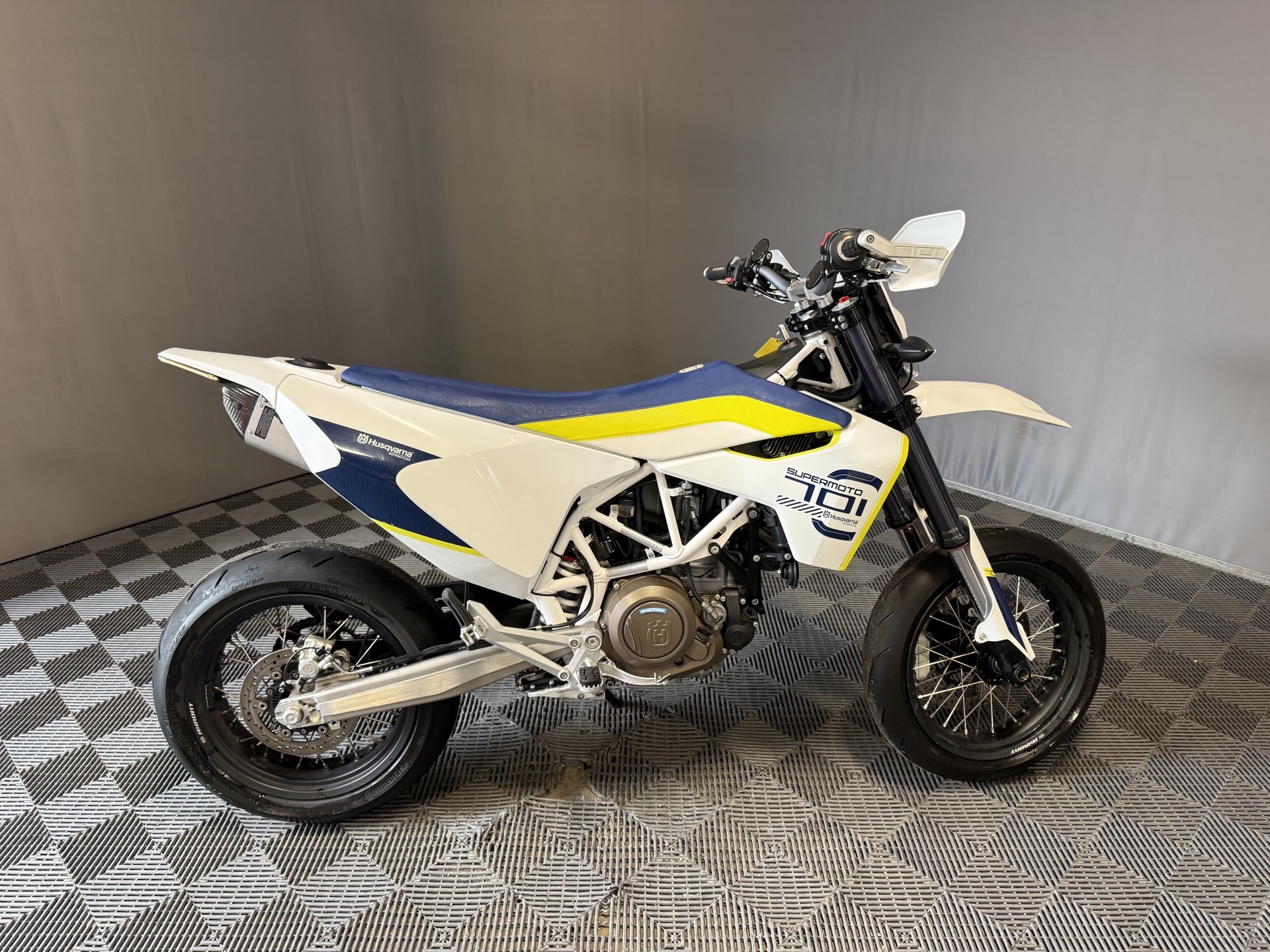 2019 HUSQVARNA 701 SUPERMOTO