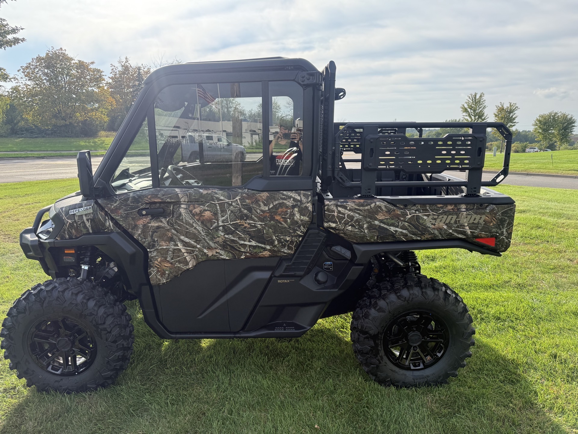 2027 CAN-AM DEFENDER XU LIMITED HD11