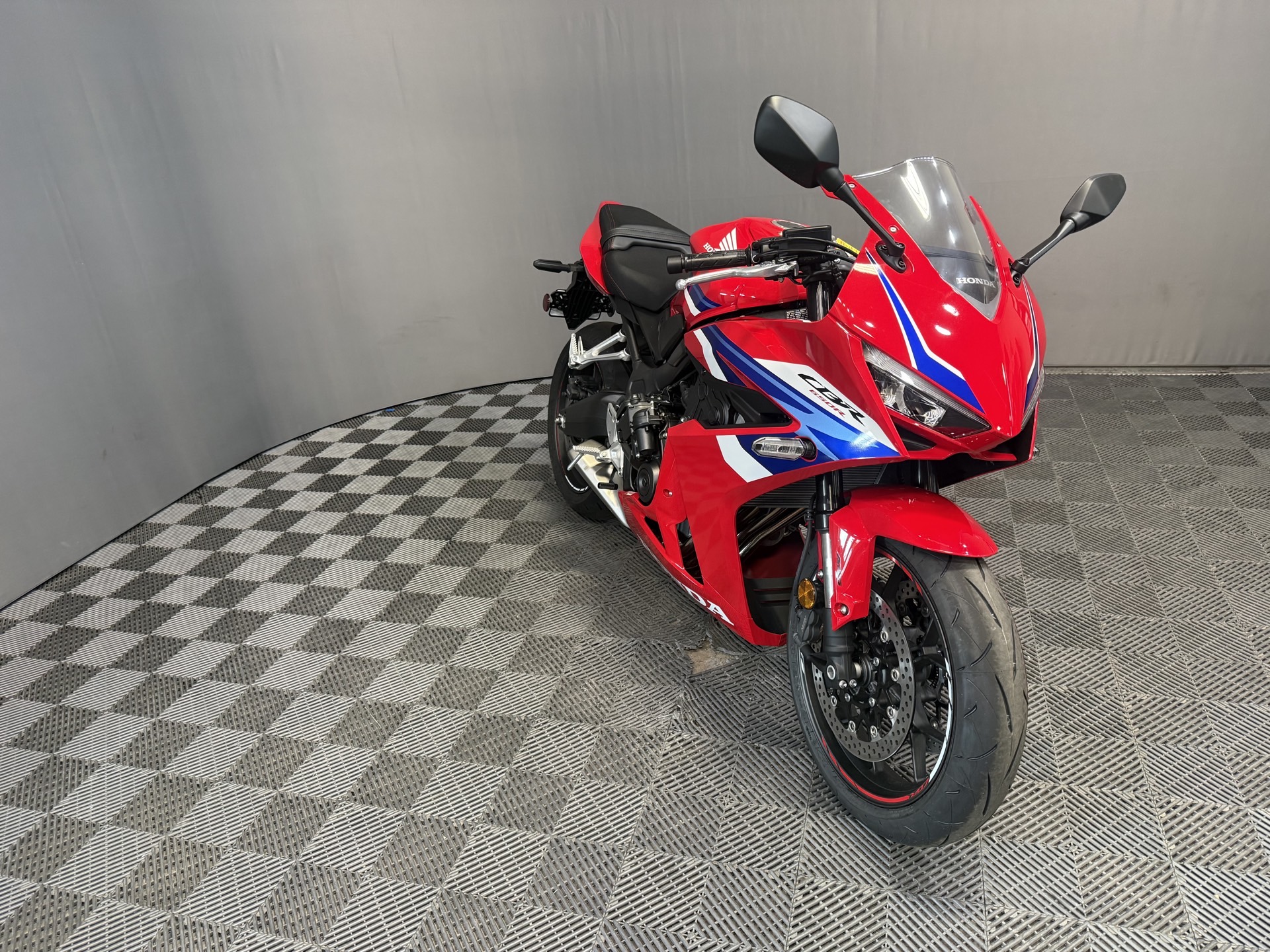 2026 HONDA CBR 650R E-CLUTCH