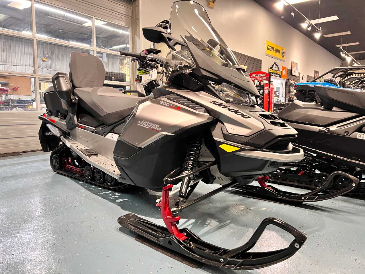 Ski-Doo Grand Touring Limited 900 ACE Turbo R ES Ripsaw Image