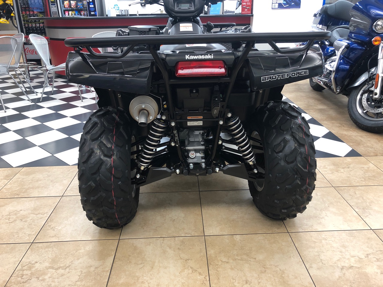 Kawasaki Brute Force 750 Vs Yamaha Grizzly 700 Utv Action