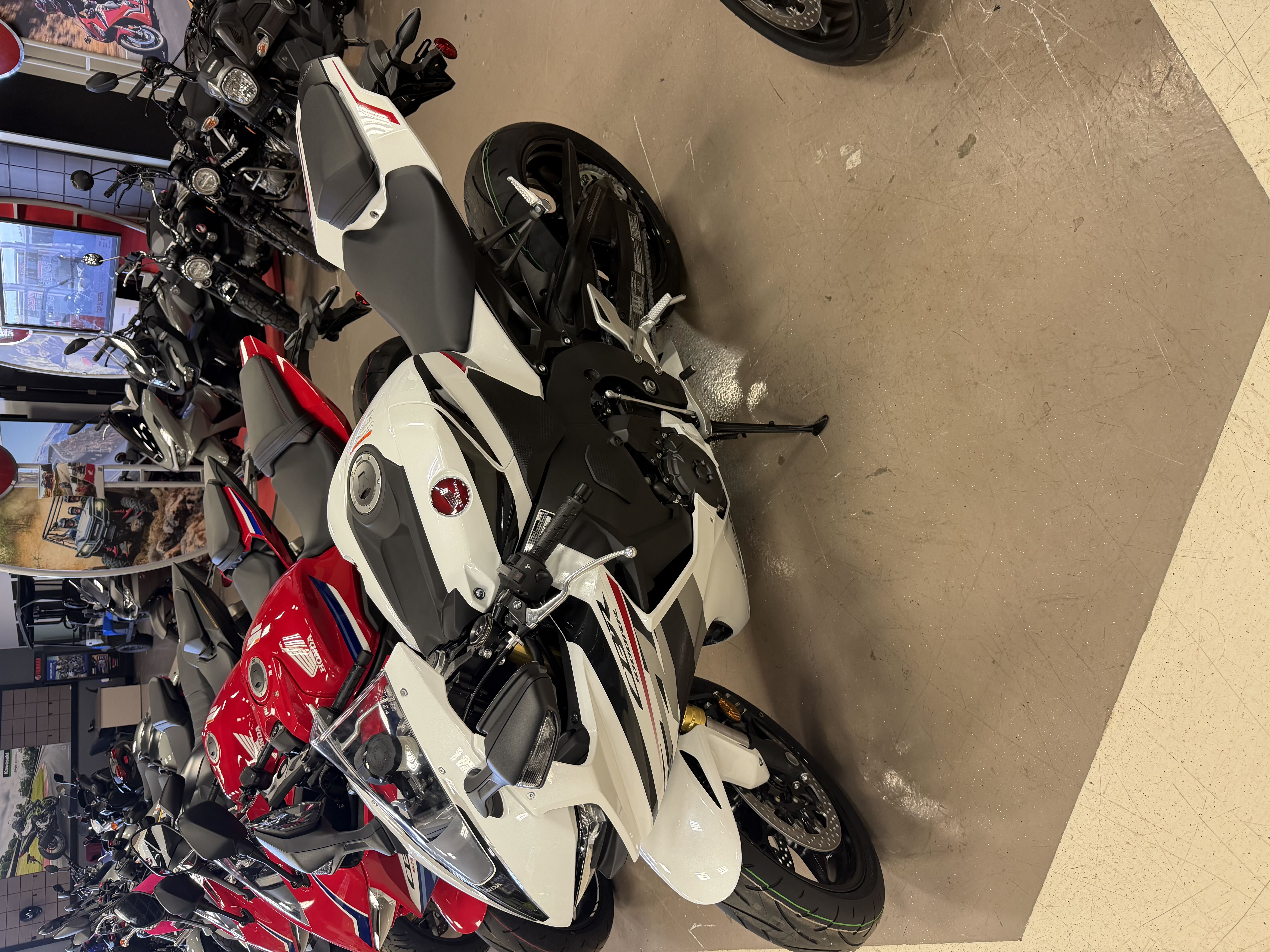 2027 HONDA CBR