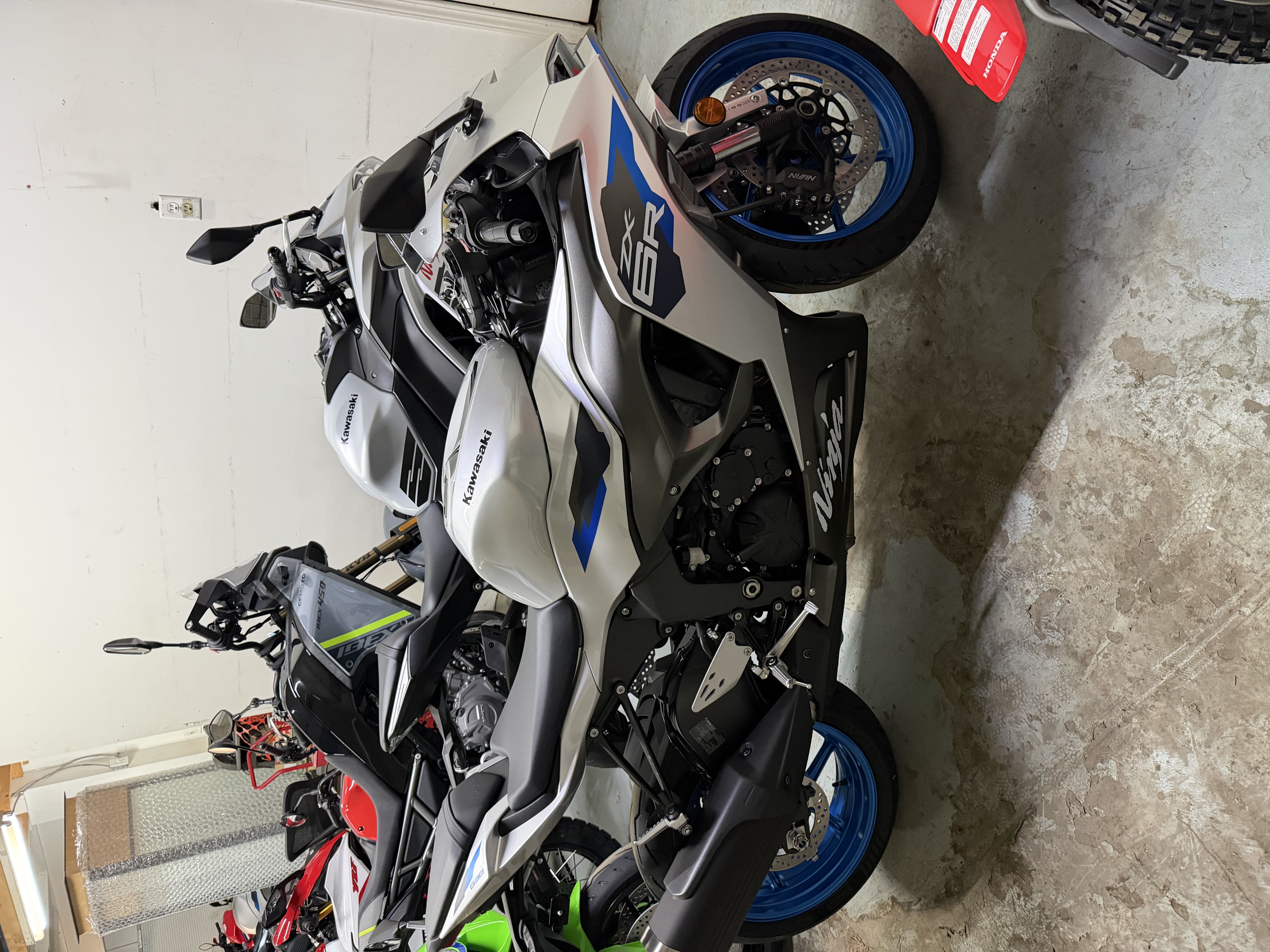 2027 KAWASAKI NINJA® ZX™-6R ABS