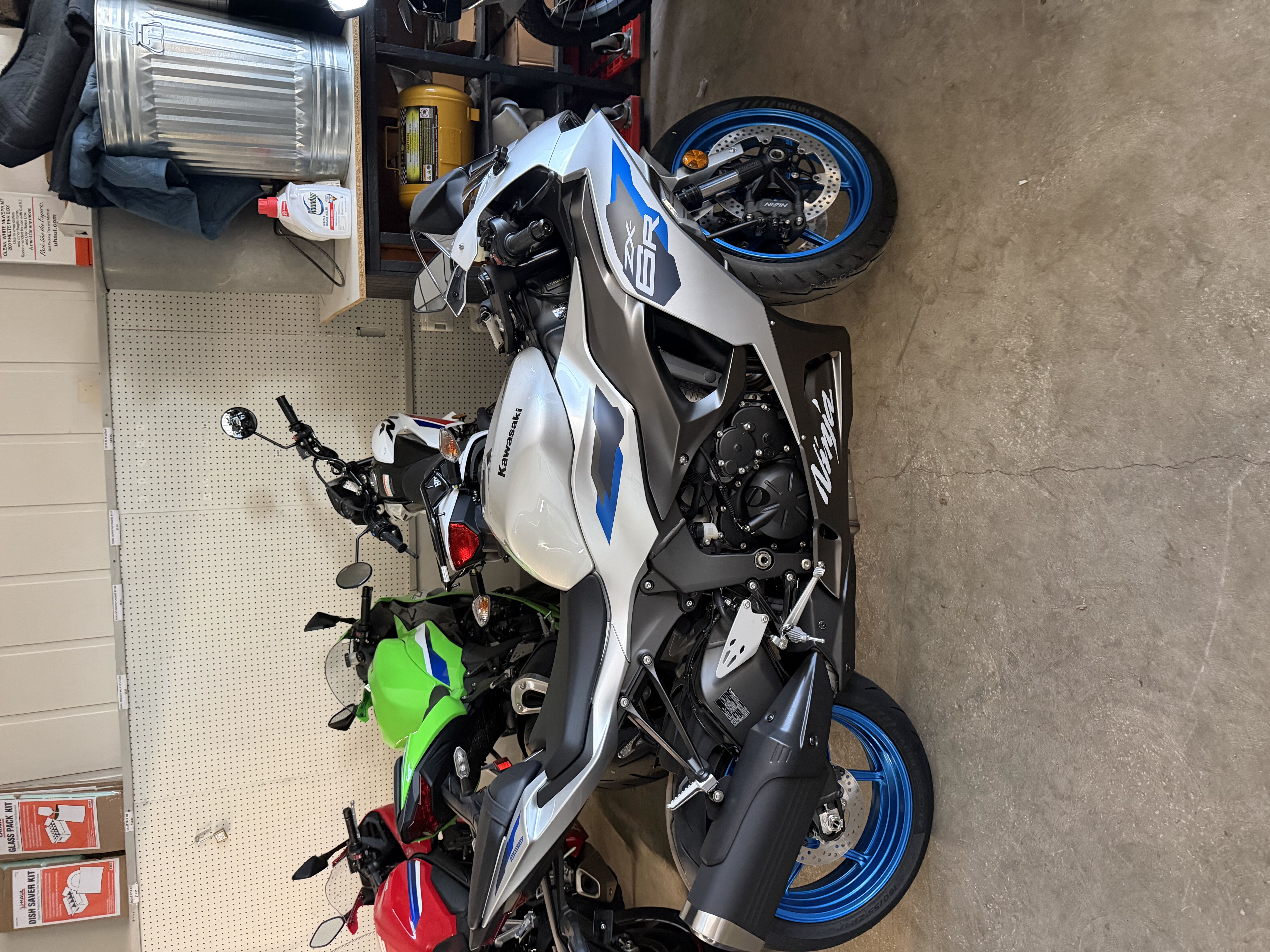 2027 KAWASAKI NINJA® ZX™-6R