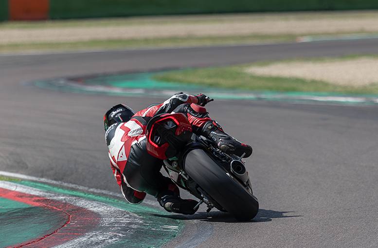 2021 Ducati Panigale - V2 for sale in the Pompano Beach, FL area. Get the best drive out price on 2021 Ducati Panigale - V2 and compare.