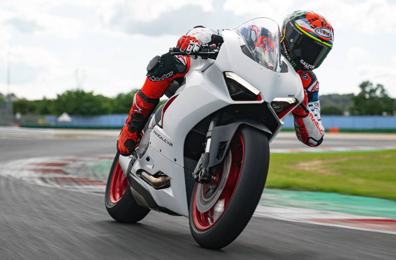 2021 Ducati Panigale - V2 for sale in the Pompano Beach, FL area. Get the best drive out price on 2021 Ducati Panigale - V2 and compare.