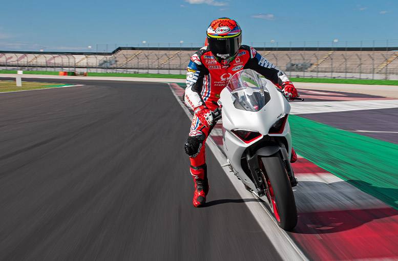 2021 Ducati Panigale - V2 for sale in the Pompano Beach, FL area. Get the best drive out price on 2021 Ducati Panigale - V2 and compare.