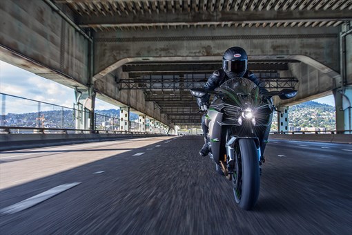 2021 Kawasaki NINJA H2™ CARBON - Base for sale in the Pompano Beach, FL area. Get the best drive out price on 2021 Kawasaki NINJA H2™ CARBON - Base and compare.