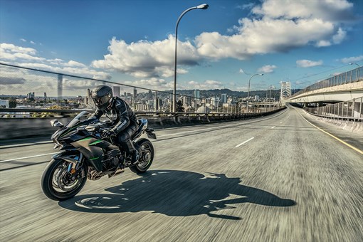 2021 Kawasaki NINJA H2™ CARBON - Base for sale in the Pompano Beach, FL area. Get the best drive out price on 2021 Kawasaki NINJA H2™ CARBON - Base and compare.