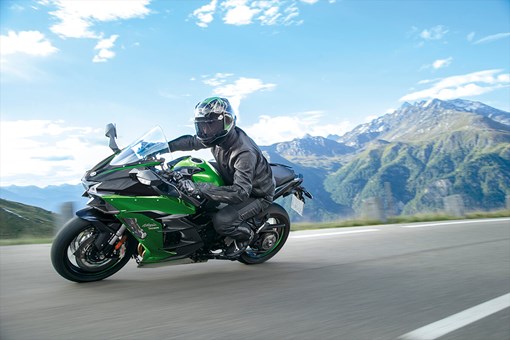 2021 Kawasaki NINJA H2™ SX SE+ - Base for sale in the Pompano Beach, FL area. Get the best drive out price on 2021 Kawasaki NINJA H2™ SX SE+ - Base and compare.
