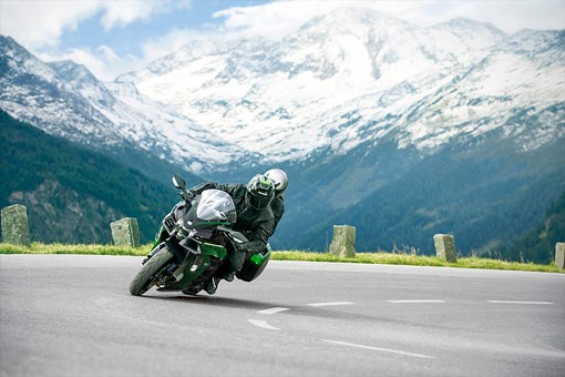 2021 Kawasaki NINJA H2™ SX SE+ - Base for sale in the Pompano Beach, FL area. Get the best drive out price on 2021 Kawasaki NINJA H2™ SX SE+ - Base and compare.