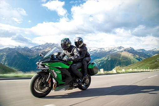 2021 Kawasaki NINJA H2™ SX SE+ - Base for sale in the Pompano Beach, FL area. Get the best drive out price on 2021 Kawasaki NINJA H2™ SX SE+ - Base and compare.