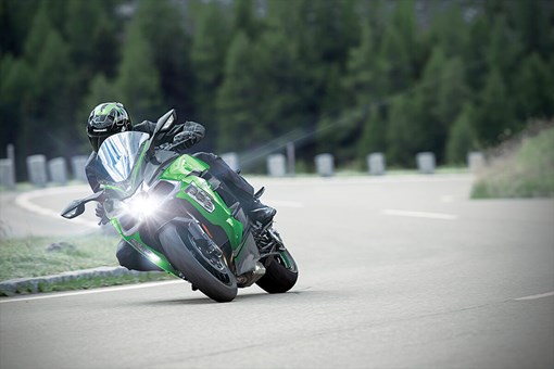 2021 Kawasaki NINJA H2™ SX SE+ - Base for sale in the Pompano Beach, FL area. Get the best drive out price on 2021 Kawasaki NINJA H2™ SX SE+ - Base and compare.