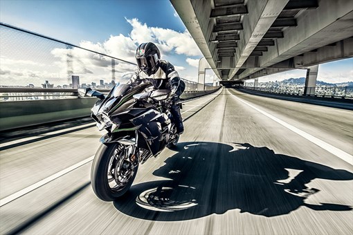 2021 Kawasaki NINJA H2™ - Base for sale in the Pompano Beach, FL area. Get the best drive out price on 2021 Kawasaki NINJA H2™ - Base and compare.