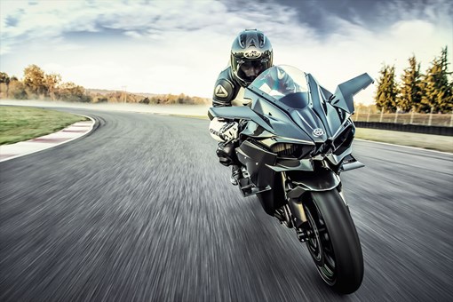 2021 Kawasaki NINJA H2™R - Base for sale in the Pompano Beach, FL area. Get the best drive out price on 2021 Kawasaki NINJA H2™R - Base and compare.