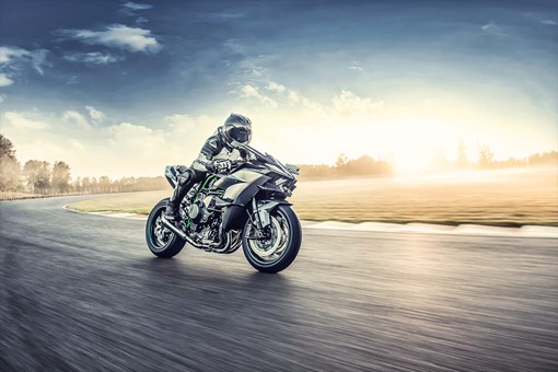 2021 Kawasaki NINJA H2™R - Base for sale in the Pompano Beach, FL area. Get the best drive out price on 2021 Kawasaki NINJA H2™R - Base and compare.