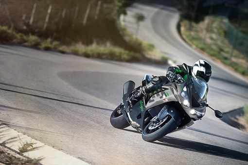 2021 Kawasaki NINJA® ZX™-14R ABS - Base for sale in the Pompano Beach, FL area. Get the best drive out price on 2021 Kawasaki NINJA® ZX™-14R ABS - Base and compare.