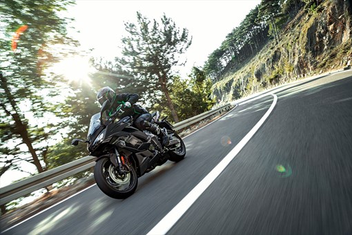 2021 Kawasaki NINJA® ZX™-6R - Base for sale in the Pompano Beach, FL area. Get the best drive out price on 2021 Kawasaki NINJA® ZX™-6R - Base and compare.