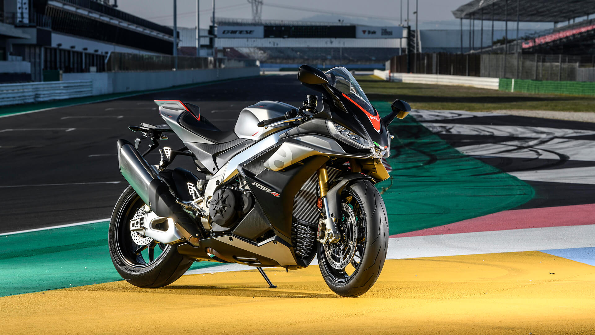 2023 Aprilia RSV4 - 1100 for sale in the Pompano Beach, FL area. Get the best drive out price on 2023 Aprilia RSV4 - 1100 and compare.