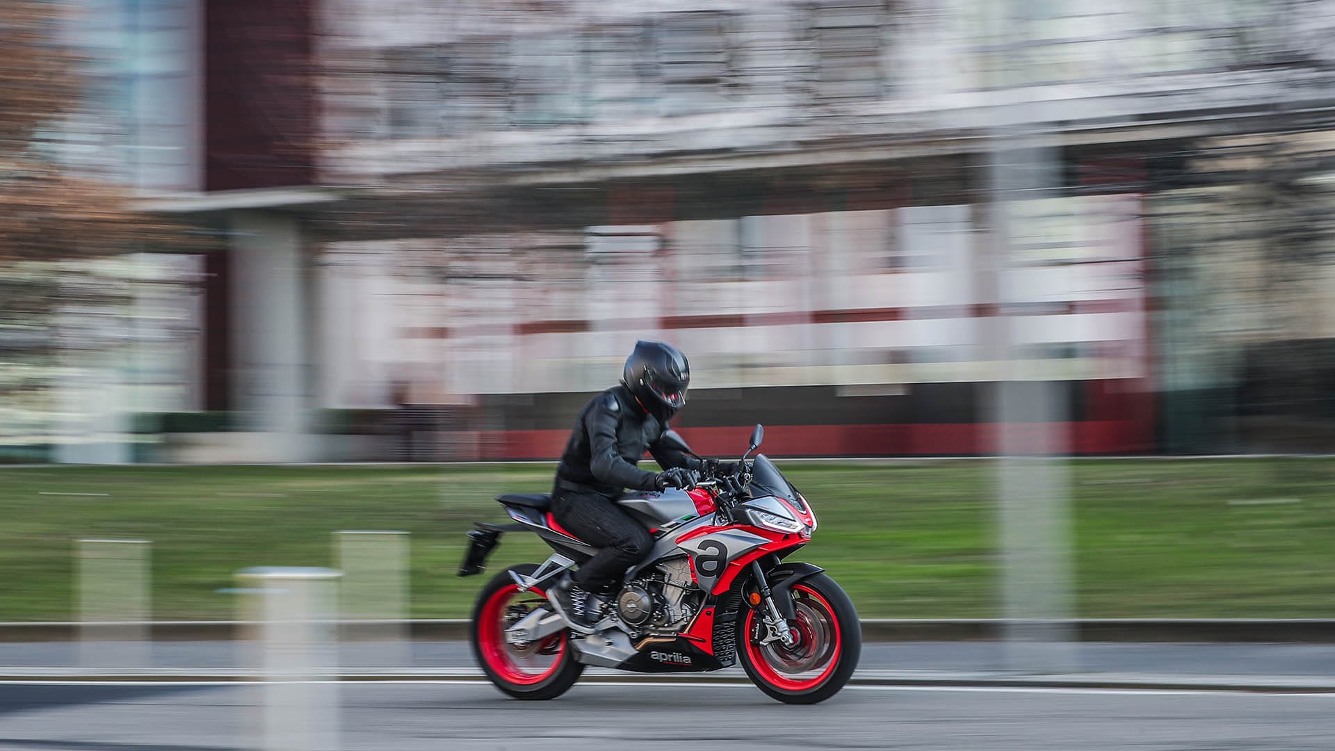 2023 Aprilia TUONO - 660 for sale in the Pompano Beach, FL area. Get the best drive out price on 2023 Aprilia TUONO - 660 and compare.