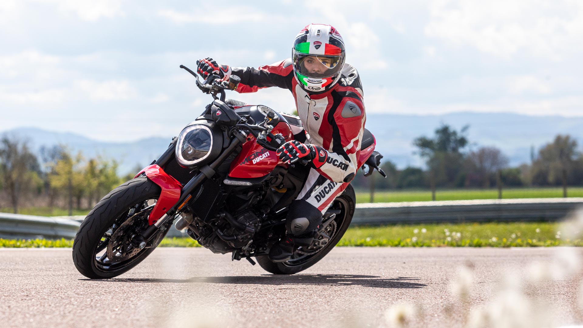 2023 Ducati Monster - 797 for sale in the Pompano Beach, FL area. Get the best drive out price on 2023 Ducati Monster - 797 and compare.