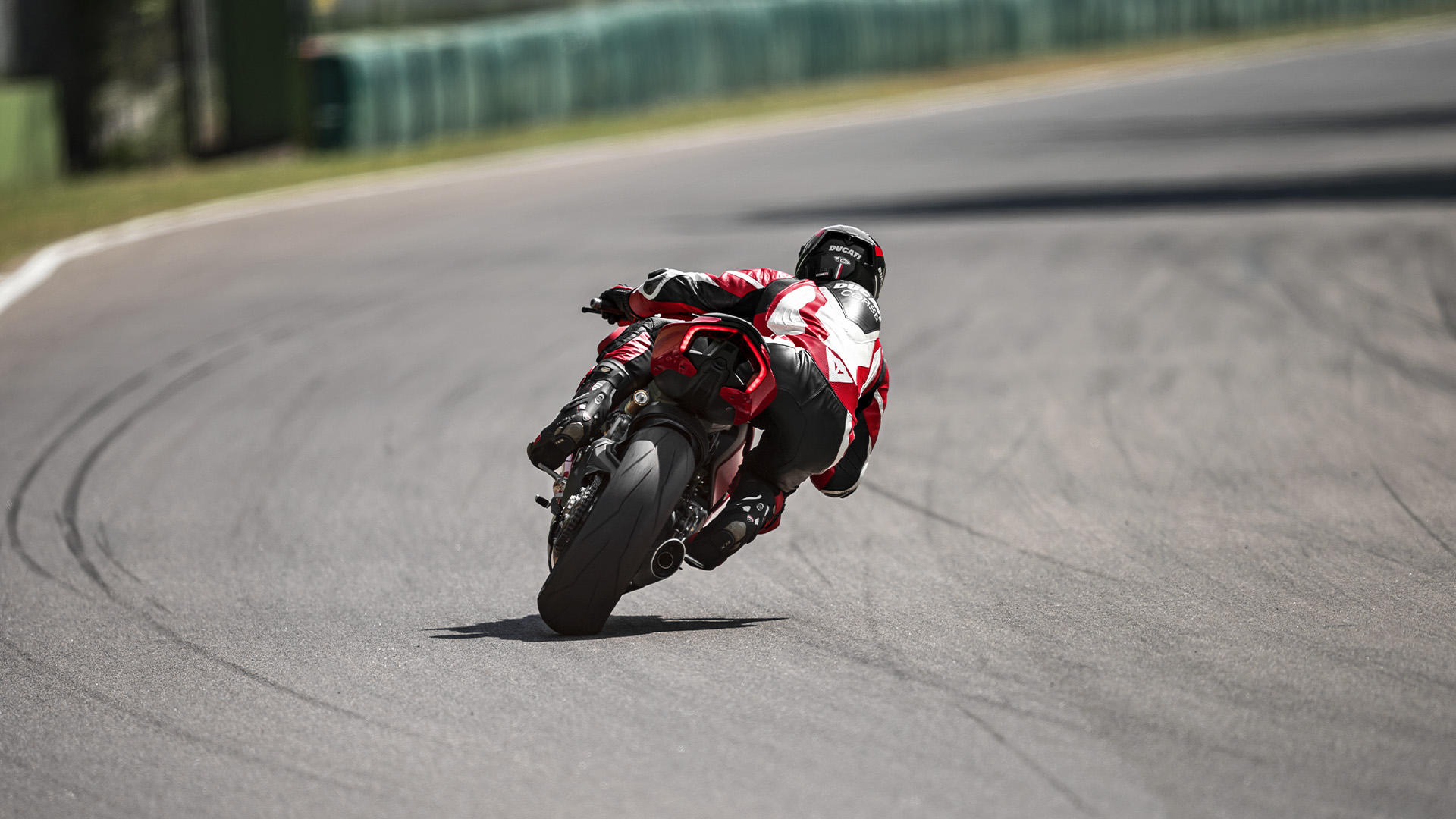 2023 Ducati PANIGALE - V2 for sale in the Pompano Beach, FL area. Get the best drive out price on 2023 Ducati PANIGALE - V2 and compare.