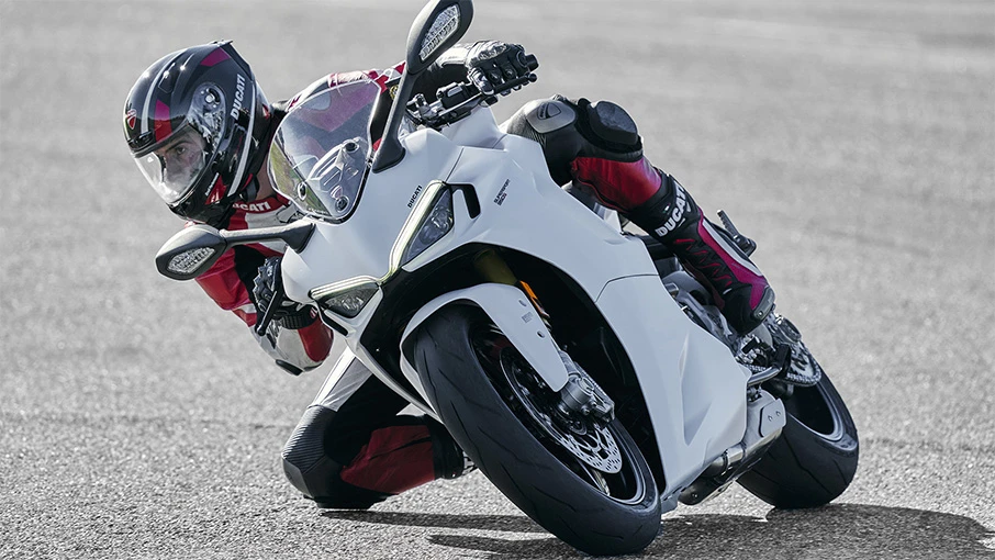 2023 Ducati SUPERSPORT - 950 S for sale in the Pompano Beach, FL area. Get the best drive out price on 2023 Ducati SUPERSPORT - 950 S and compare.