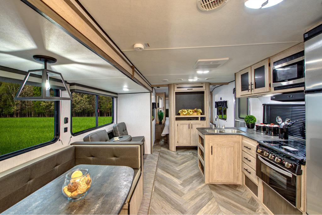 2023 HEARTLAND Prowler - 320 SBH for sale in the Pompano Beach, FL area. Get the best drive out price on 2023 HEARTLAND Prowler - 320 SBH and compare.