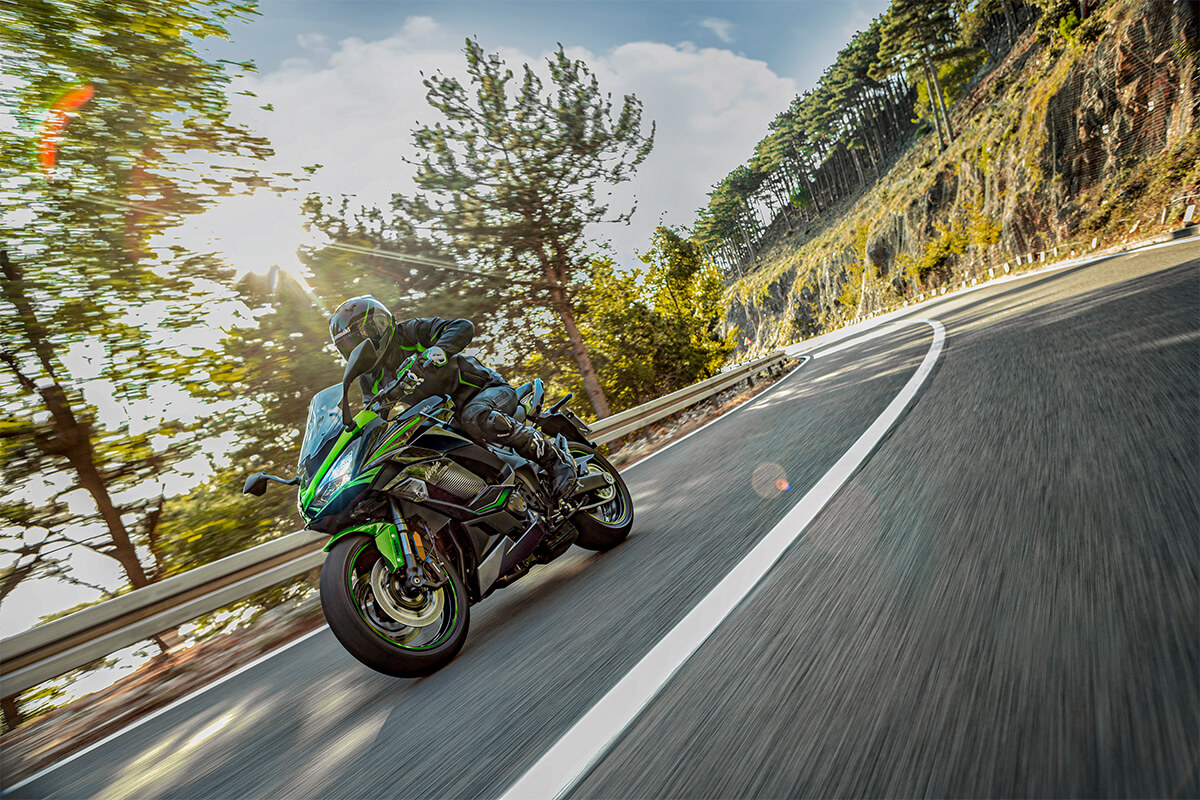 2023 Kawasaki NINJA® 1000 - SX for sale in the Pompano Beach, FL area. Get the best drive out price on 2023 Kawasaki NINJA® 1000 - SX and compare.