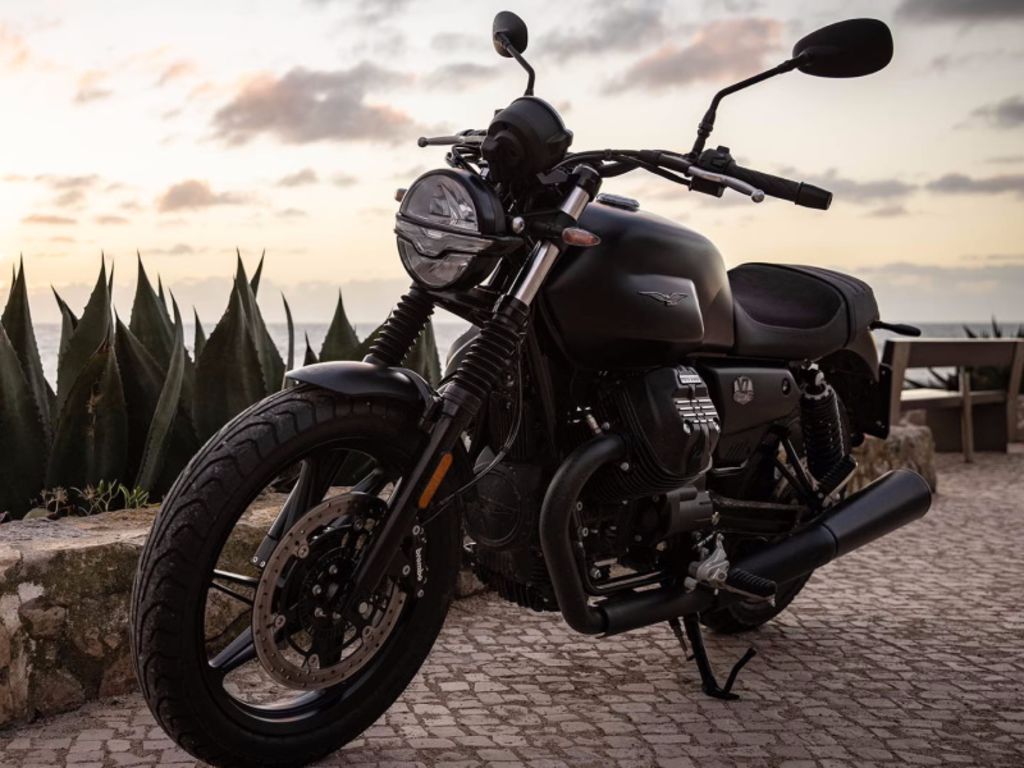 2023 Moto Guzzi V7 - Stone E5 for sale in the Pompano Beach, FL area. Get the best drive out price on 2023 Moto Guzzi V7 - Stone E5 and compare.