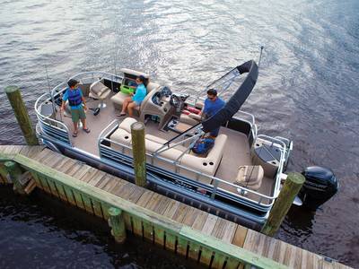 2023 Sun Tracker Fishin' Bugge® - 20 DLX for sale in the Pompano Beach, FL area. Get the best drive out price on 2023 Sun Tracker Fishin' Bugge® - 20 DLX and compare.